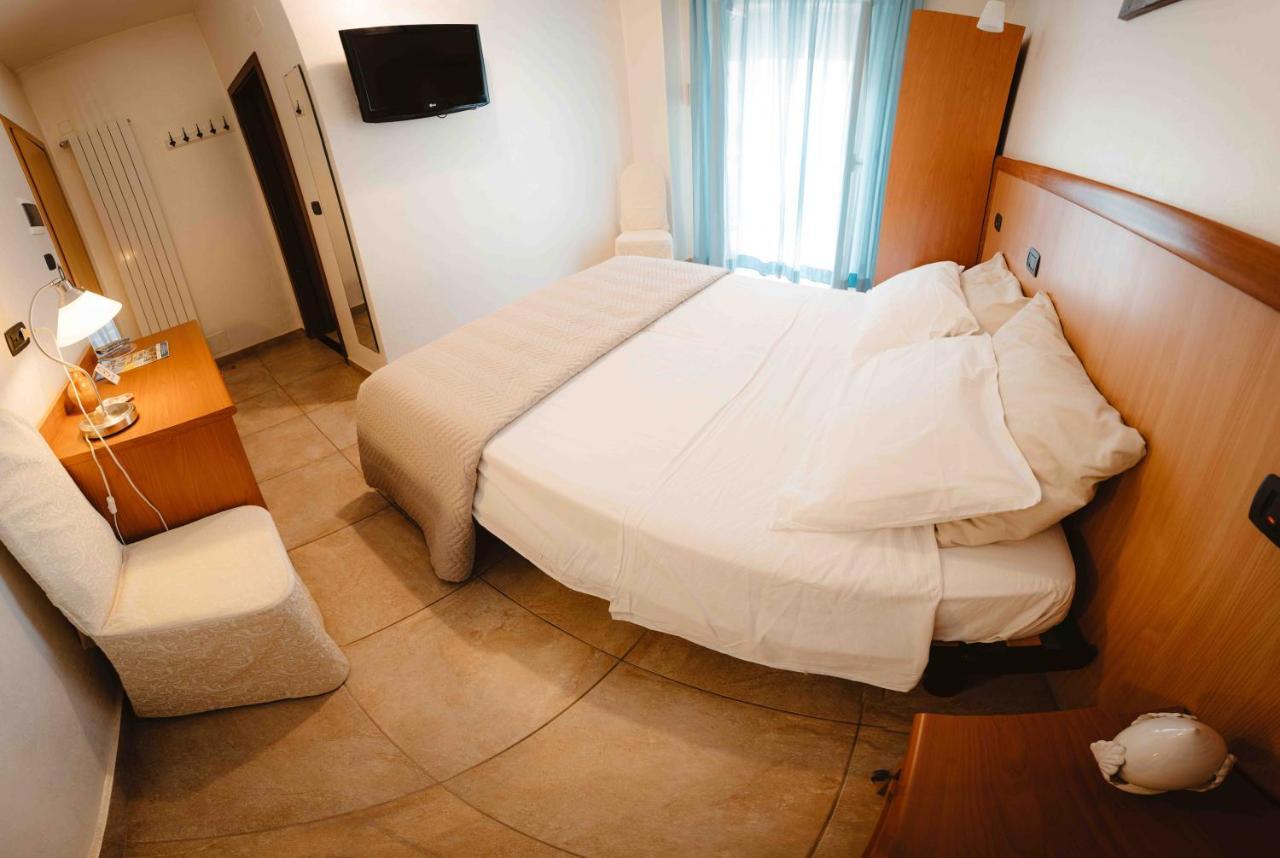 Accord Le Rose Hotel Palagiano Exterior photo